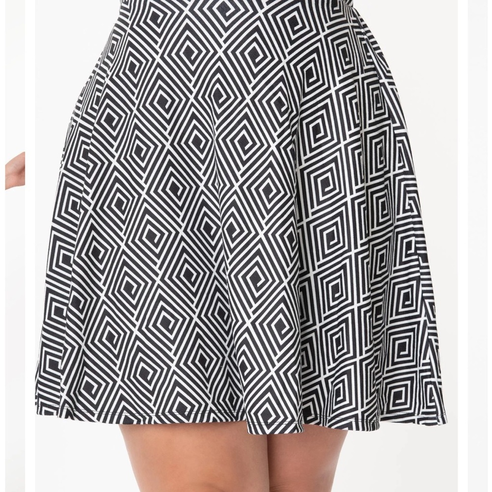 Black & White Diamond Sweet Talk Skirt. Size 1X. Smak Parlour. Plus Size.